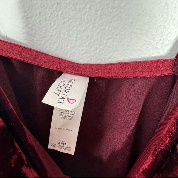 Victoria’s Secret red velvet bodysuit size 34B - Picture 3 of 4